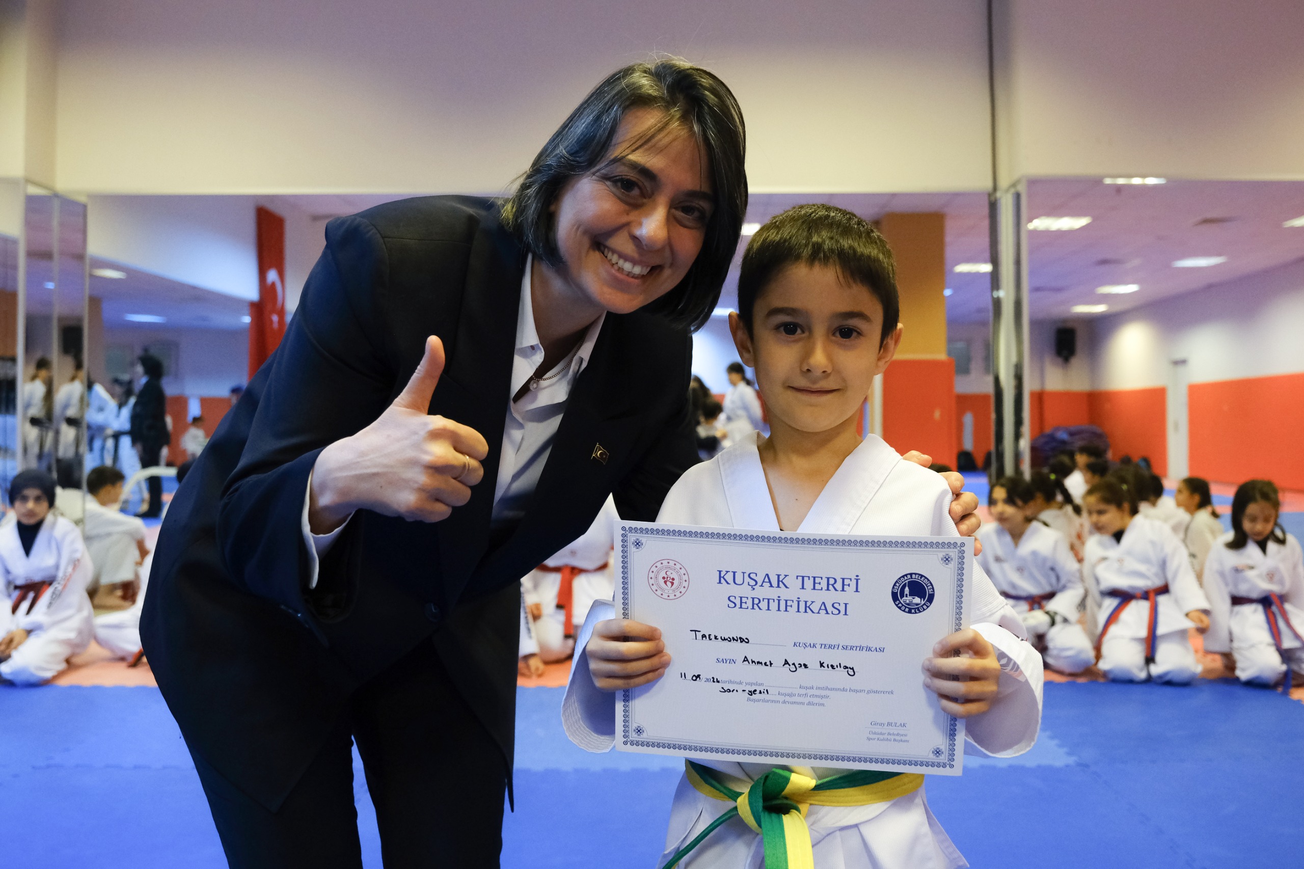Üsküdar Belediyesi Spor Kulübü bünyesinde uzak doğu sporlarından Tekvando eğitimini