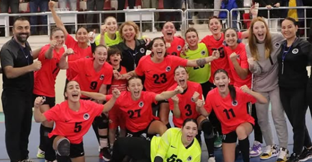 Hentbol Süper Lig’de heyecan hız kesmeden devam ediyor. Üsküdar Belediyespor,