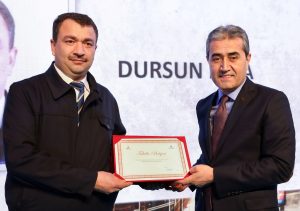 İETT, 2016’da kazandığı iki uluslararası ödülü çalışanlarıyla paylaştı. İstanbul Bağlarbaşı