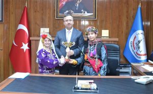 Üsküdar İlçe Milli Eğitim Müdürü Sinan Aydın’ı ziyaret ederek, makamında