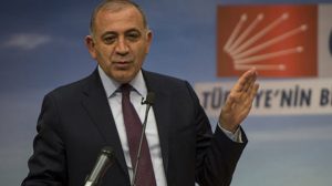 Cumhuriyet Halk Partisi (CHP) Üsküdar İlçe Başkanlığı’na seçilen Suat Özçağdaş,
