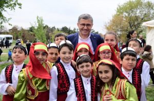 Üsküdar Belediyesi tarafından Validebağ Korusu’nda 23 Nisan nedeniyle oluşturulan alanda