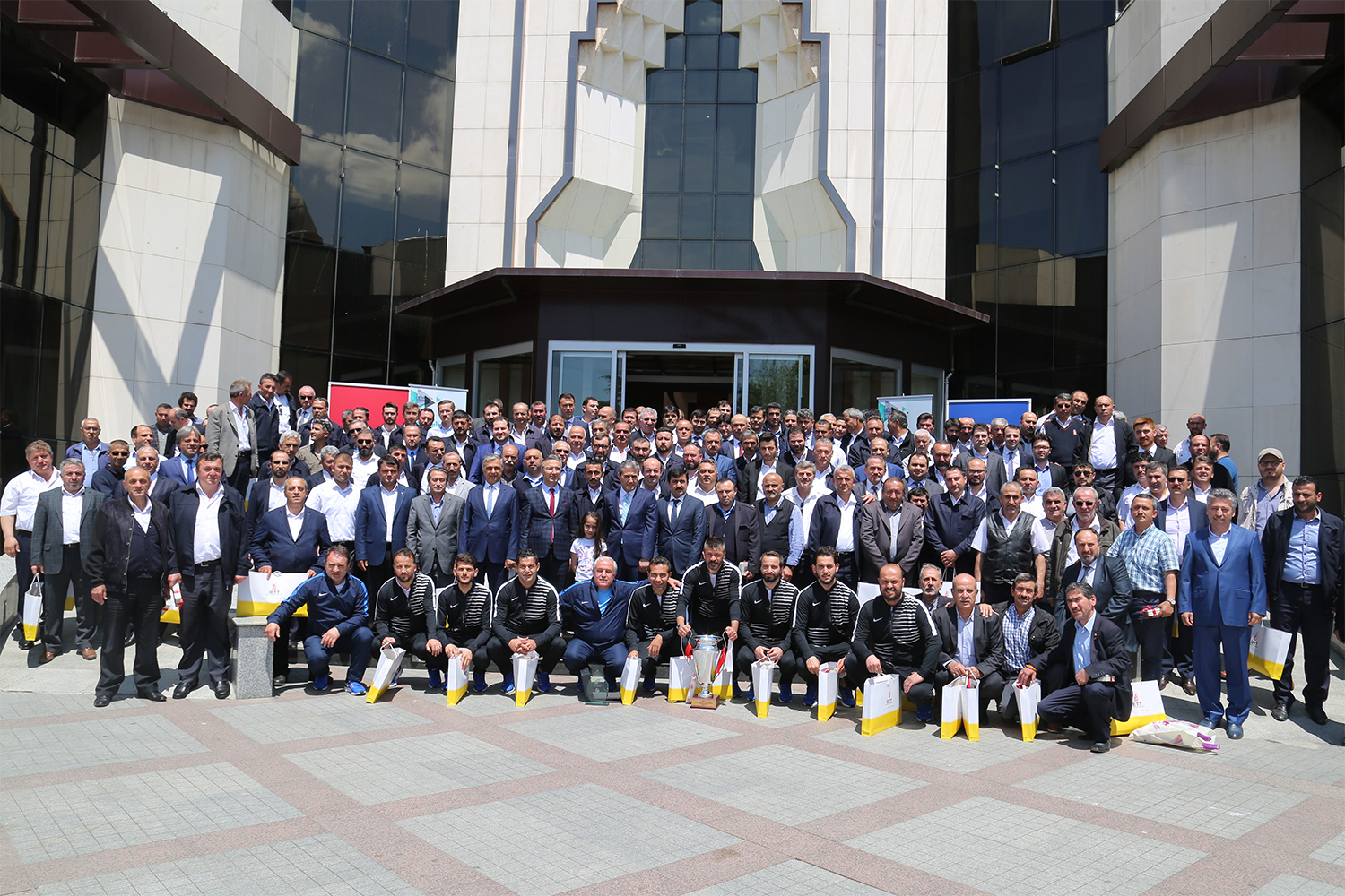 İstanbul’a 146 yıldır hizmet veren İETT, Performans Gelişim Sistemi (PGS)