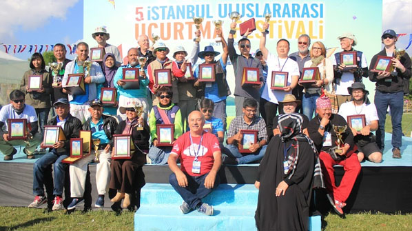 Geçtiğimiz günlerde, Kuzguncuk Mahallesi’ndeki Surp Krikor Lusavoriç Kilisesi’nin girişteki haçı,