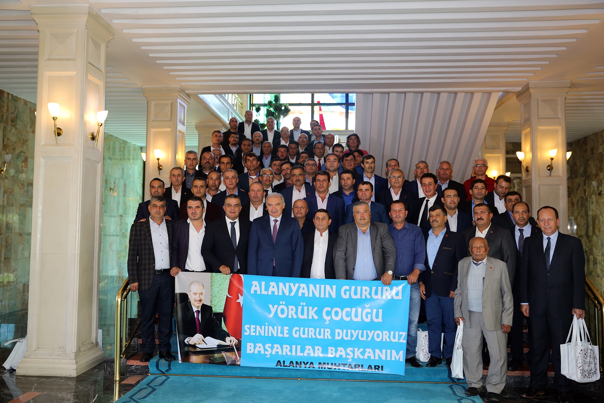 İstanbul Büyükşehir Belediye Başkanı Mevlüt Uysal, Alanyalı muhtar hemşehrilerini misafir