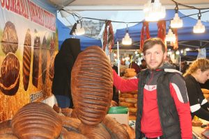 Kimsesiz çocuklar ve şehit ailelerine yardım için düzenlenen kermes, Üsküdarlıların