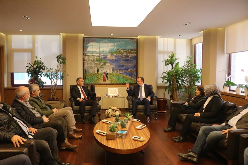İade-i ziyaret kapsamında AK Parti Üsküdar İlçe Teşkilatı’nı ziyaret eden