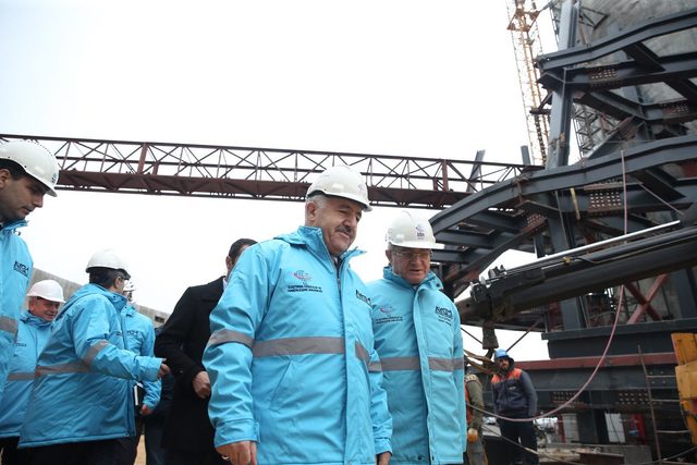 Ulaştırma, Denizcilik ve Haberleşme Bakanı Ahmet Arslan, yapımı devam eden