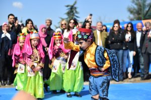 Eğitimde yaptığı çalışmalarla önde gelen Üsküdar Belediyesi, Bizim Çocuklarımız Dayanışma