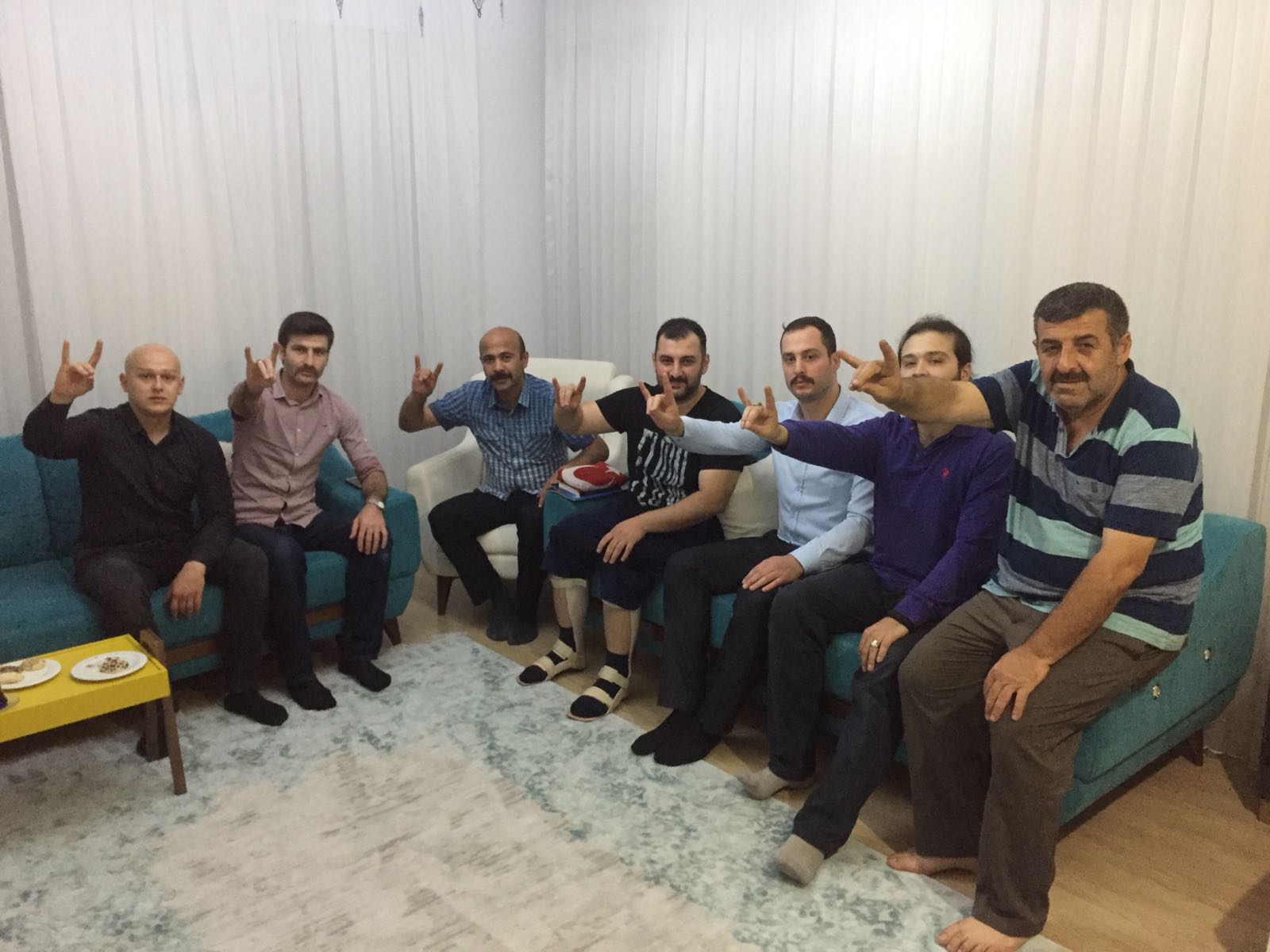 Ülkü Ocakları Üsküdar İlçe Başkanı Ufuk Turna ve yönetimi, 15