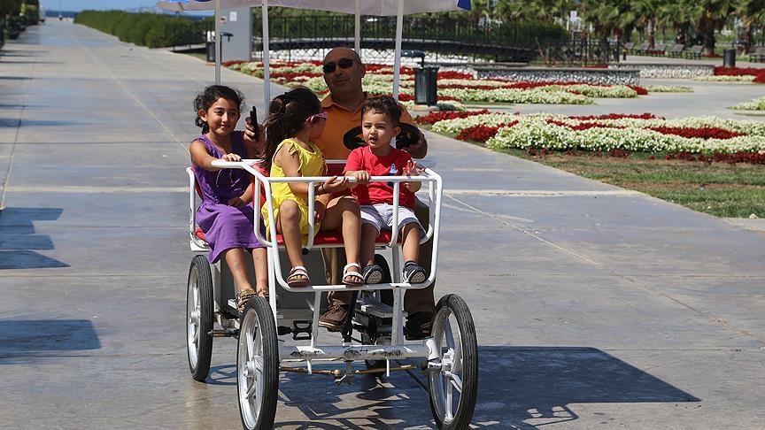 İstanbul Büyükşehir Belediyesi’nin Maltepe Sahili’nde hizmete sunduğu 4 kişi kapasiteli