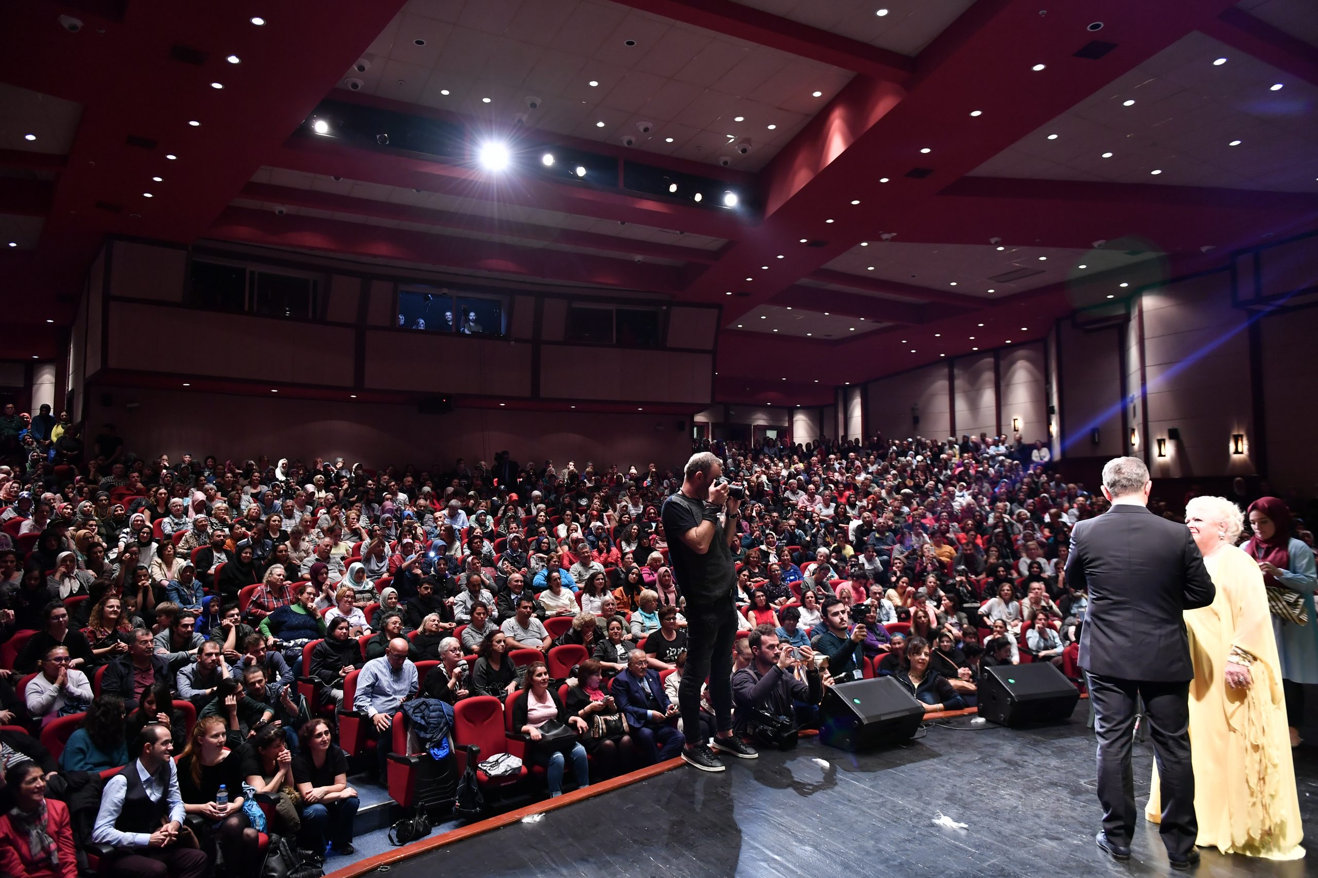 Türk müziğinin en önemli seslerinden biri olan, sevilen sanatçı Neşe