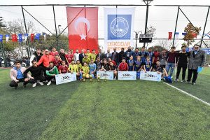 Spor şehri Üsküdar’da düzenlenen Üsküdar Belediyesi Liseler Arası Futbol Turnuvası