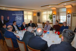 Saadet Partisi Üsküdar Belediye Başkan Adayı Yılmaz Bayat, düzenlediği kahvaltı