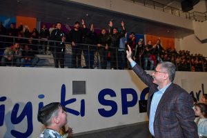 14 Mart Türkiye Romanlar günü Üsküdar’da gerçekleştirilen Tarık Mengüç konseri