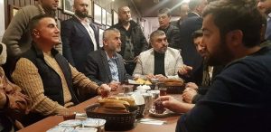 Ünlü iş adamı Sedat Peker, Üsküdar Çengelköy’ün Tarihi Çınaraltı Çay