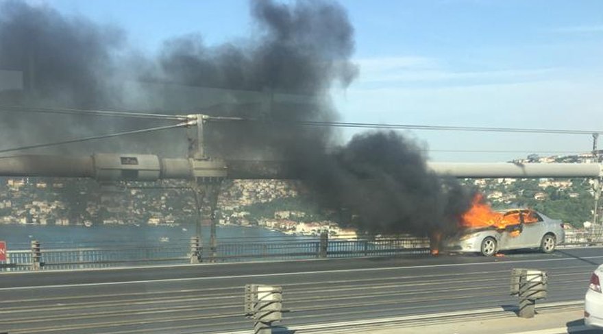 15 Temmuz Şehitler Köprüsü’nde Asya’dan Avrupa’ya geçiş yönünde aracını durduran