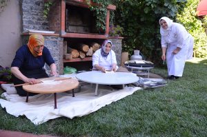 Hasbahçe Restaurant Beylerbeyi, Boğaz’ın eşsiz manzarası eşliğinde, tarihi Sakine Hanım