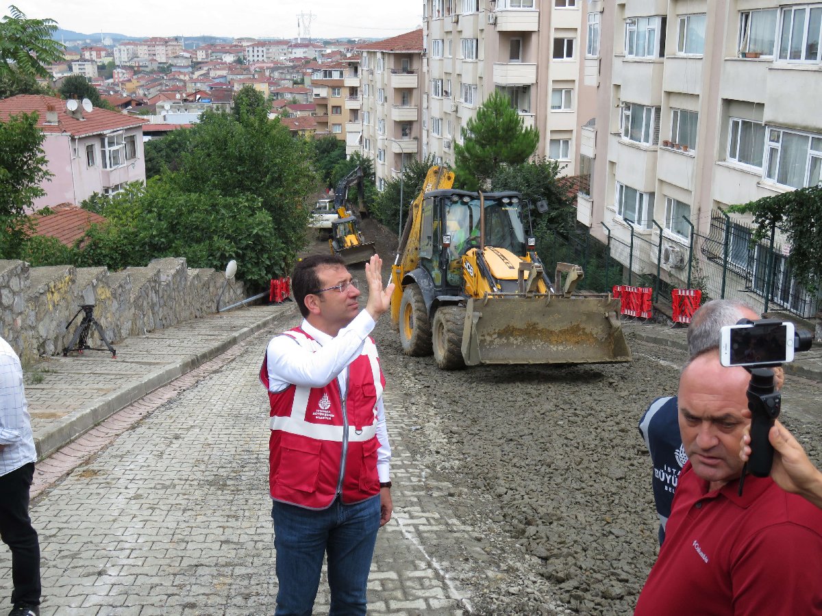 İstanbul Büyükşehir Belediye Başkanı (İBB) Ekrem İmamoğlu, selin vurduğu Üsküdar