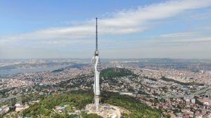 Çamlıca’da görüntü kirliliği oluşturan antenler ve kulelerinin tek bir noktada