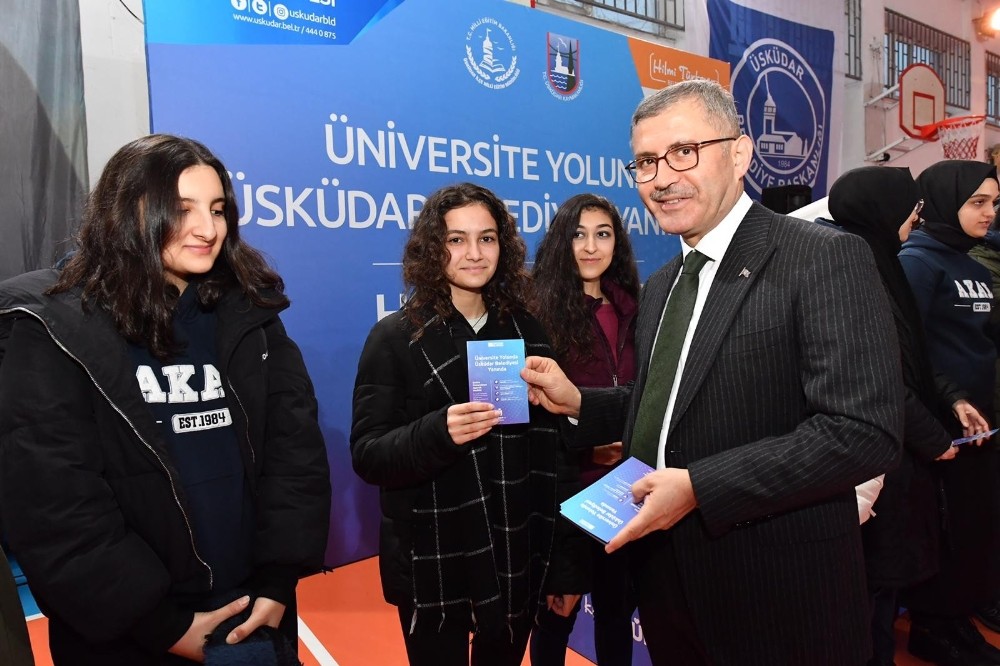 Üsküdar’da eğitim gören 5 bin liseli genç ‘Online Eğitim Uygulaması’yla