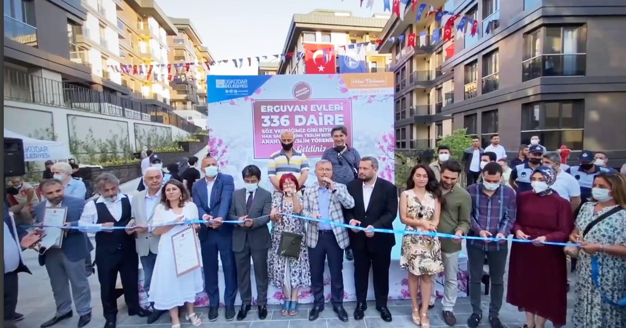 Üsküdar’da kentsel dönüşümün ardından anahtarlar hak sahiplerine teslim edildi Üsküdar’da