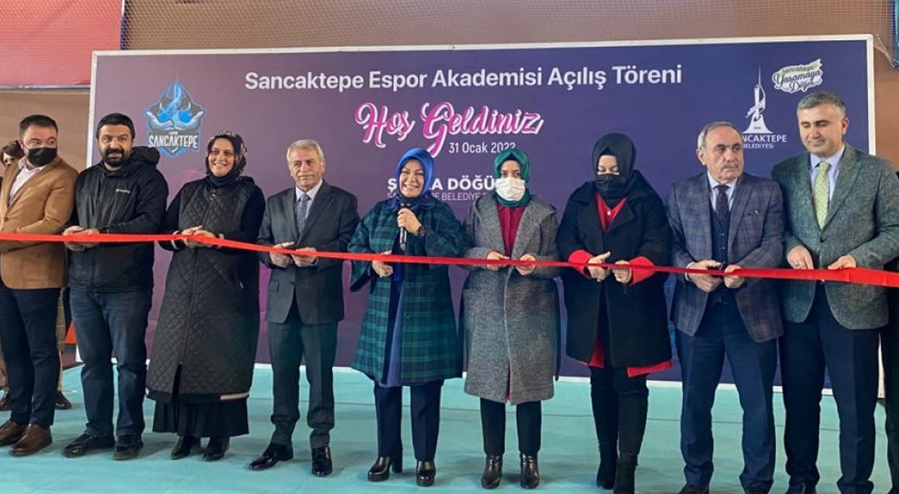 Sancaktepe Belediyesi, E-sporda kendini geliştirmek isteyen gençlerin teknolojik yeteneklerine yatırım