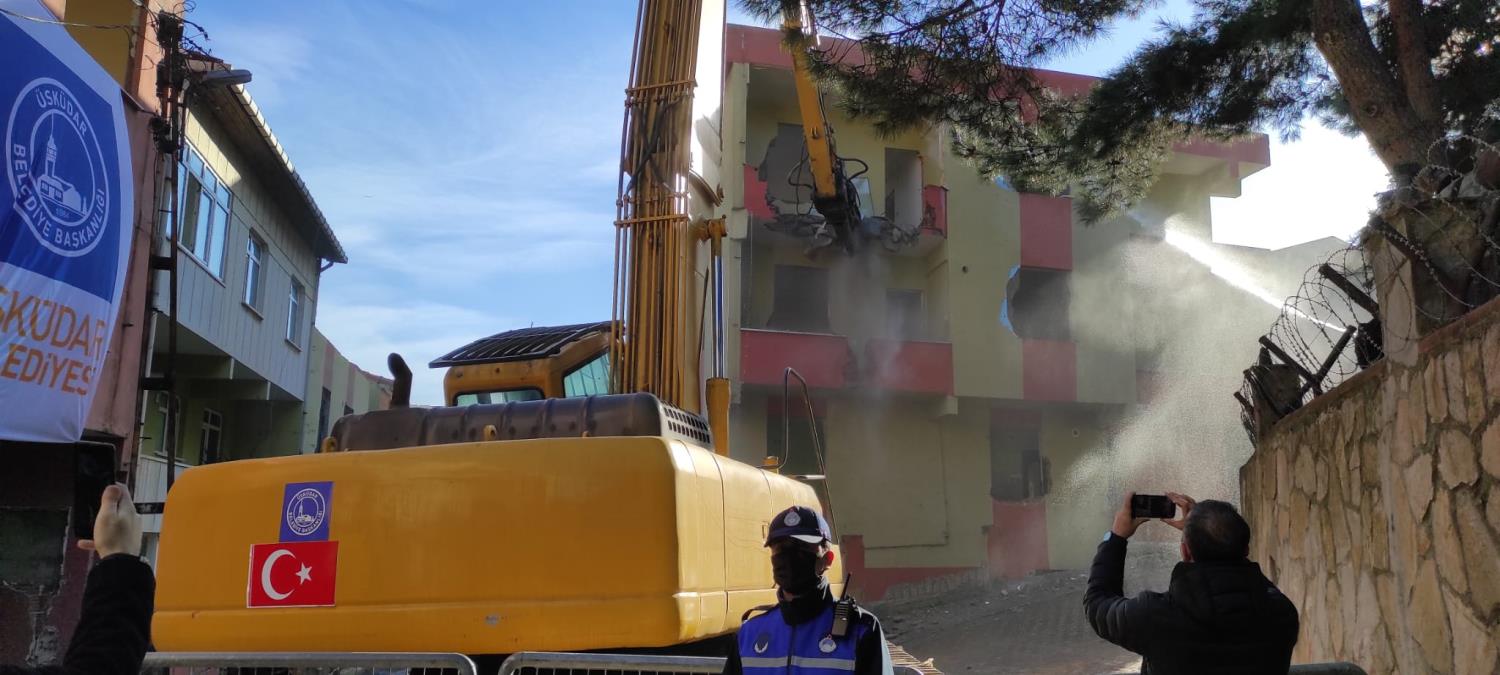Üsküdar Belediyesi tarafından başlatılan Çamlıca Camisi Çevresi Kentsel Dönüşüm Projesi’nin