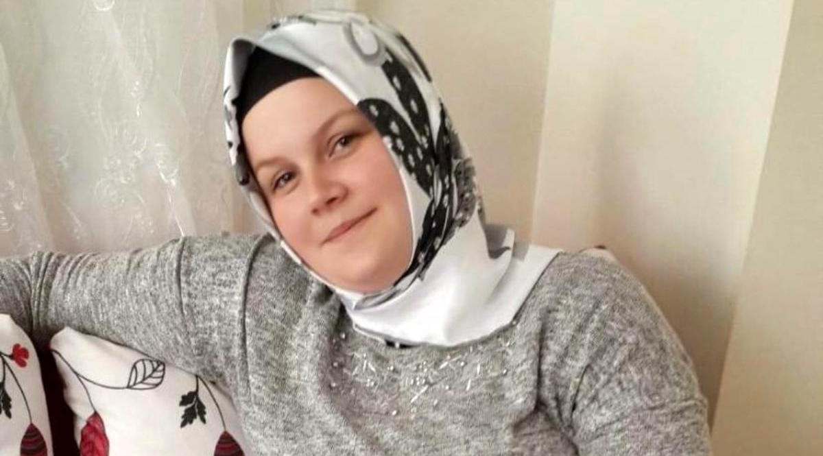 Ümraniye’de 3 çocuk annesi Ece Acar’ın evinin balkonundan düşerek hayatını