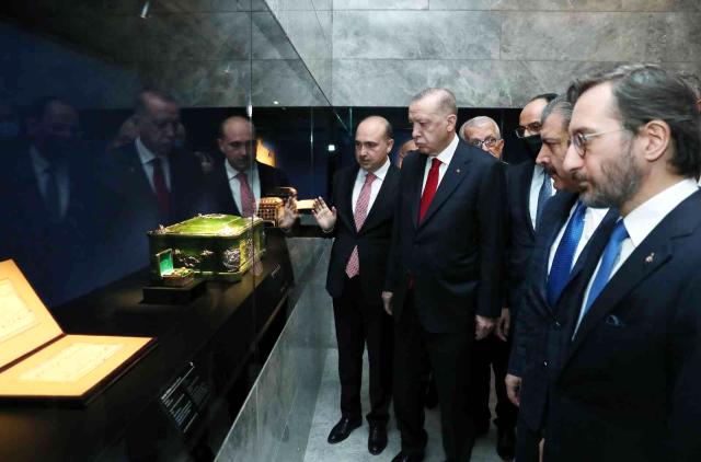 Cumhurbaşkanı Recep Tayyip Erdoğan, Üsküdar’da bulunan Büyük Çamlıca Camii Külliyesi’nde