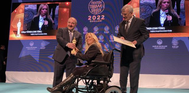 Sağlık Bilimleri Üniversitesi “Mekteb-i Tıbbiyye-i Şahane” ödül töreni düzenlendi. Programda