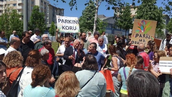 İstanbul Çekmeköy’de parkın yıkılıp yerine pazar alanı yapılmak istenmesi, mahalle