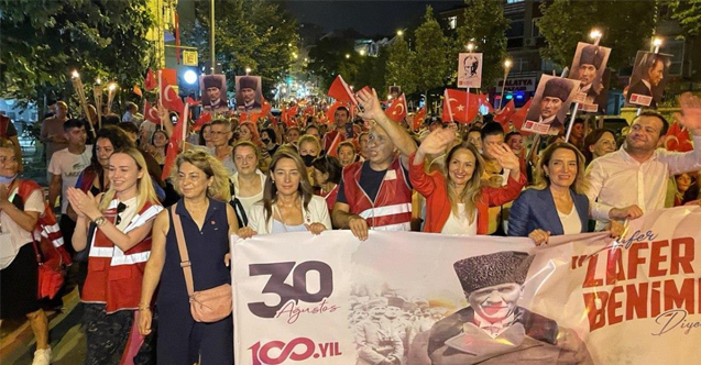 CHP Üsküdar İlçe Başkanlığı, 30 Ağustos Zafer Bayramı dolayısıyla "Kadınlar