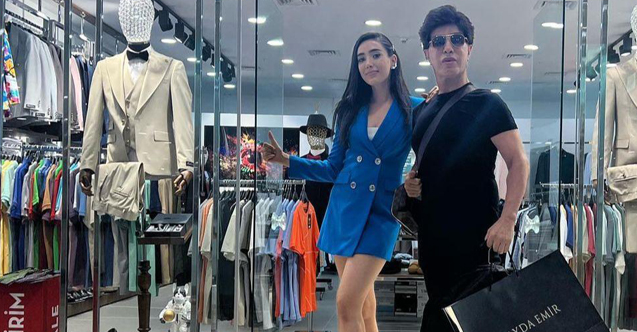 Moda tasarımcısı İlayda Emir, genç yaşına kendi markasını oluşturarak ünlülerin