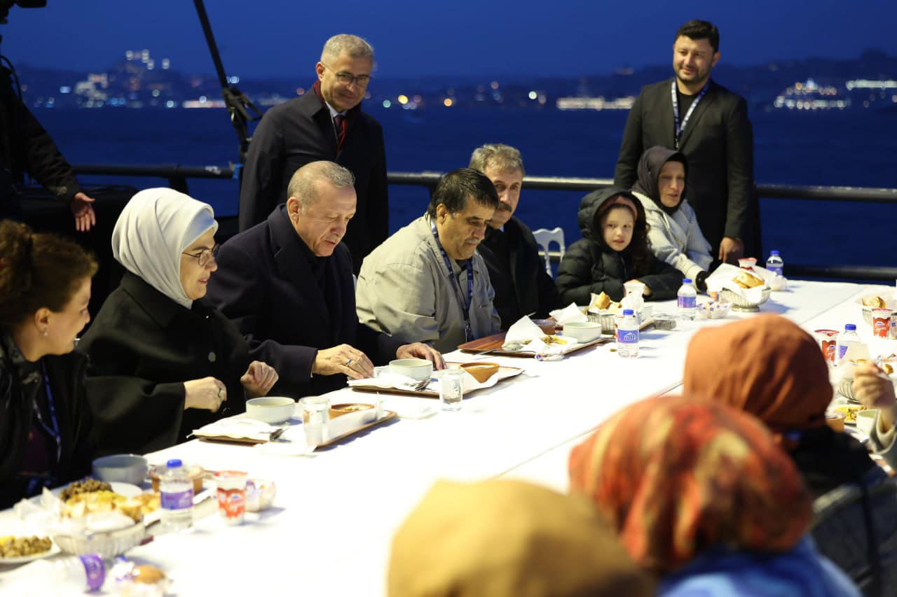 Cumhurbaşkanı Erdoğan, Geleneksel Büyük Üsküdar İftarı'nda yaptığı konuşmada, “Bayrama kadar