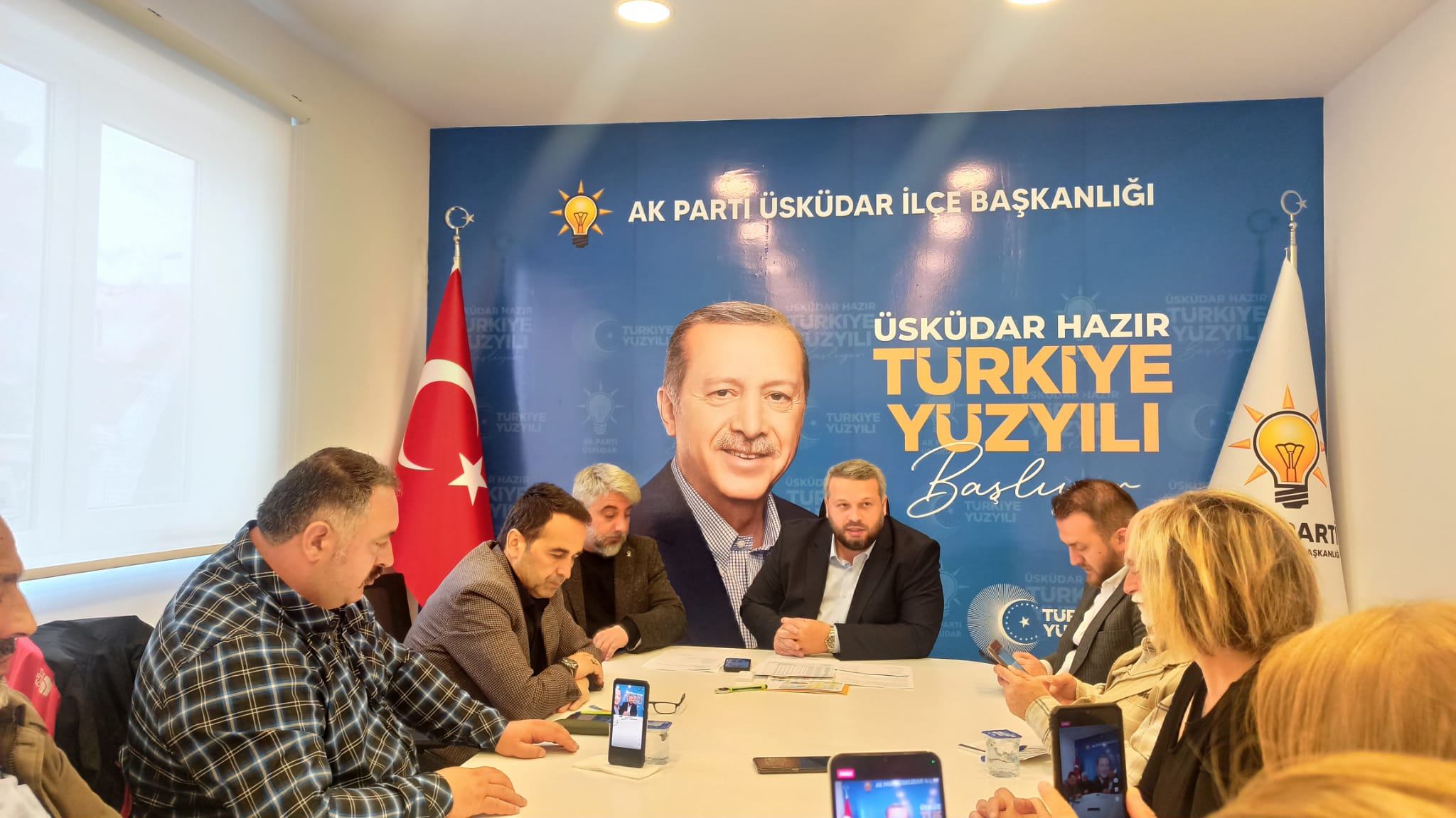 AK Parti Üsküdar İlçe Başkanı Erdem Demir, basın mensuplarıyla kahvaltıda