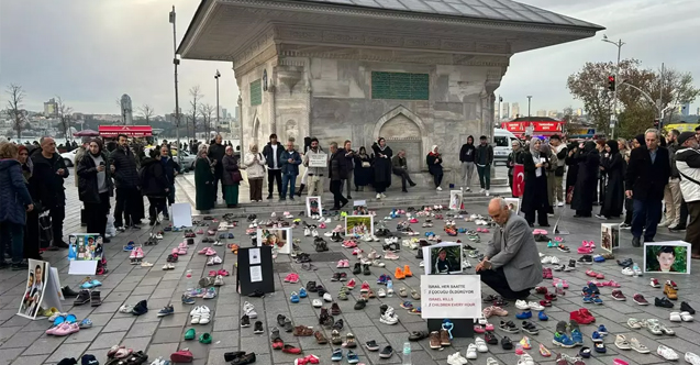 ÜSKÜDAR Meydanı'nda İsrail'in Gazze'de yaptığı çocuk katliamına dikkat çekmek isteyen
