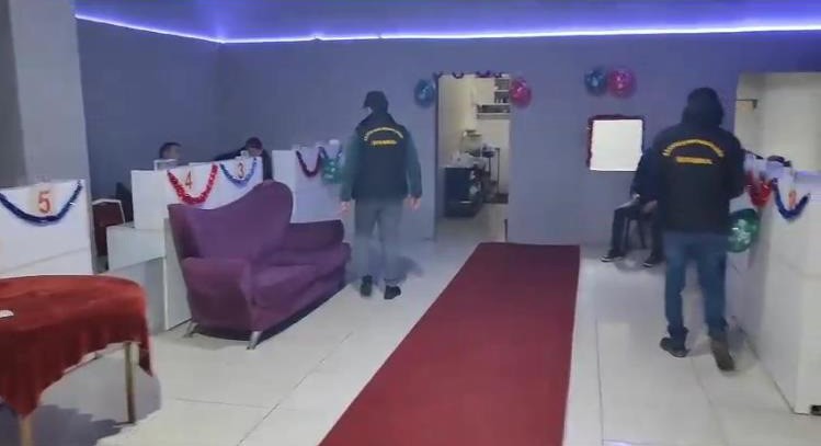Üsküdar ve Esenyurt'ta yapılan polis operasyonunda kumar oynanan adreslere baskın