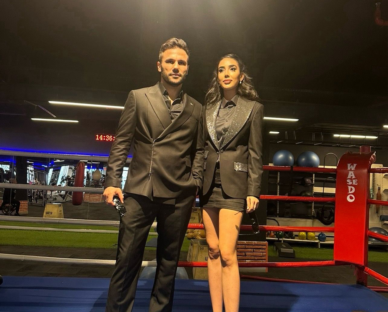Kendine özgü tasarımlarıyla moda dünyasında fark yaratan ve tamamen bir