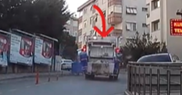 Üsküdar’da bir sürücü, yolu kapattıklarını ileri sürdüğü temizlik işçilerini darp