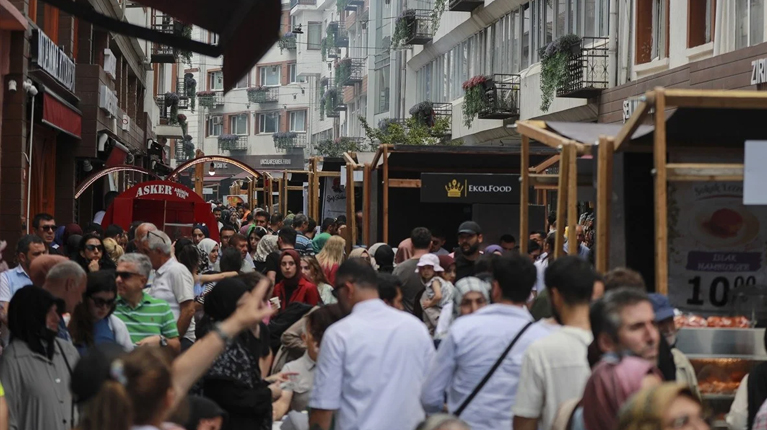 Üsküdar Belediyesi'nin 2 yıl önce hizmete sunduğu Uncular Gastronomi Sokağı,
