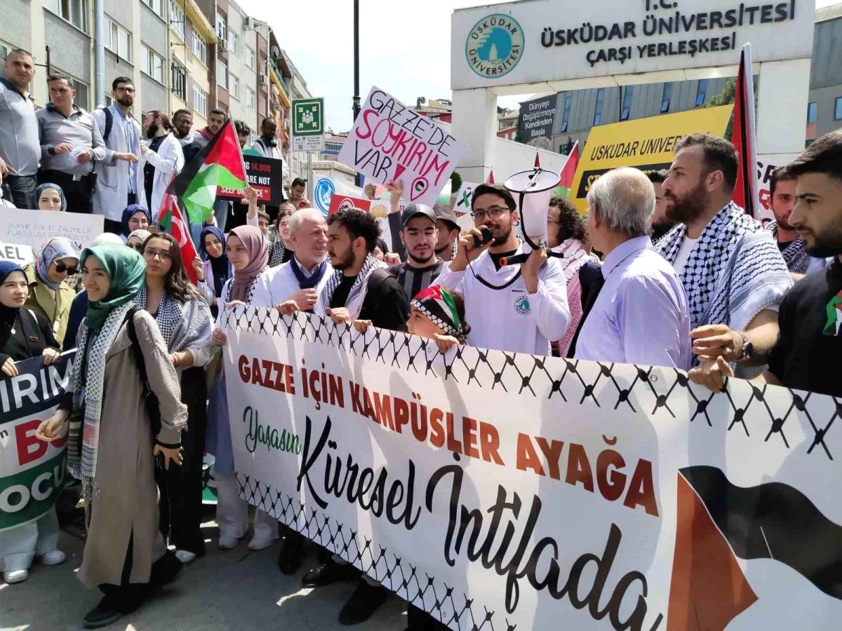 Üsküdar Üniversitesi öğrencileri, İsrail'in Gazze'ye yönelik saldırılarını protesto etmek için