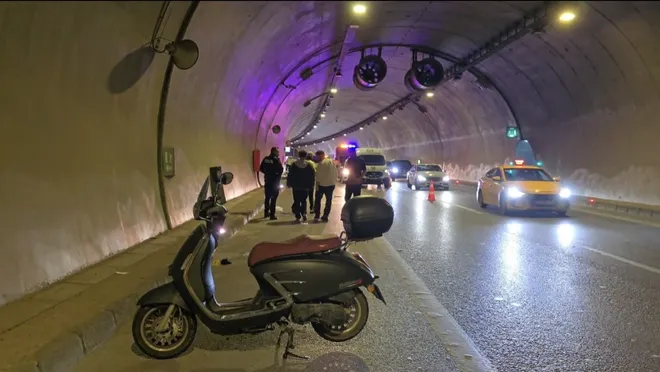Üsküdar’da Yaver Fatih Öztürk, Vecdi Diker Tüneli’nde seyir halindeyken motosikletinin