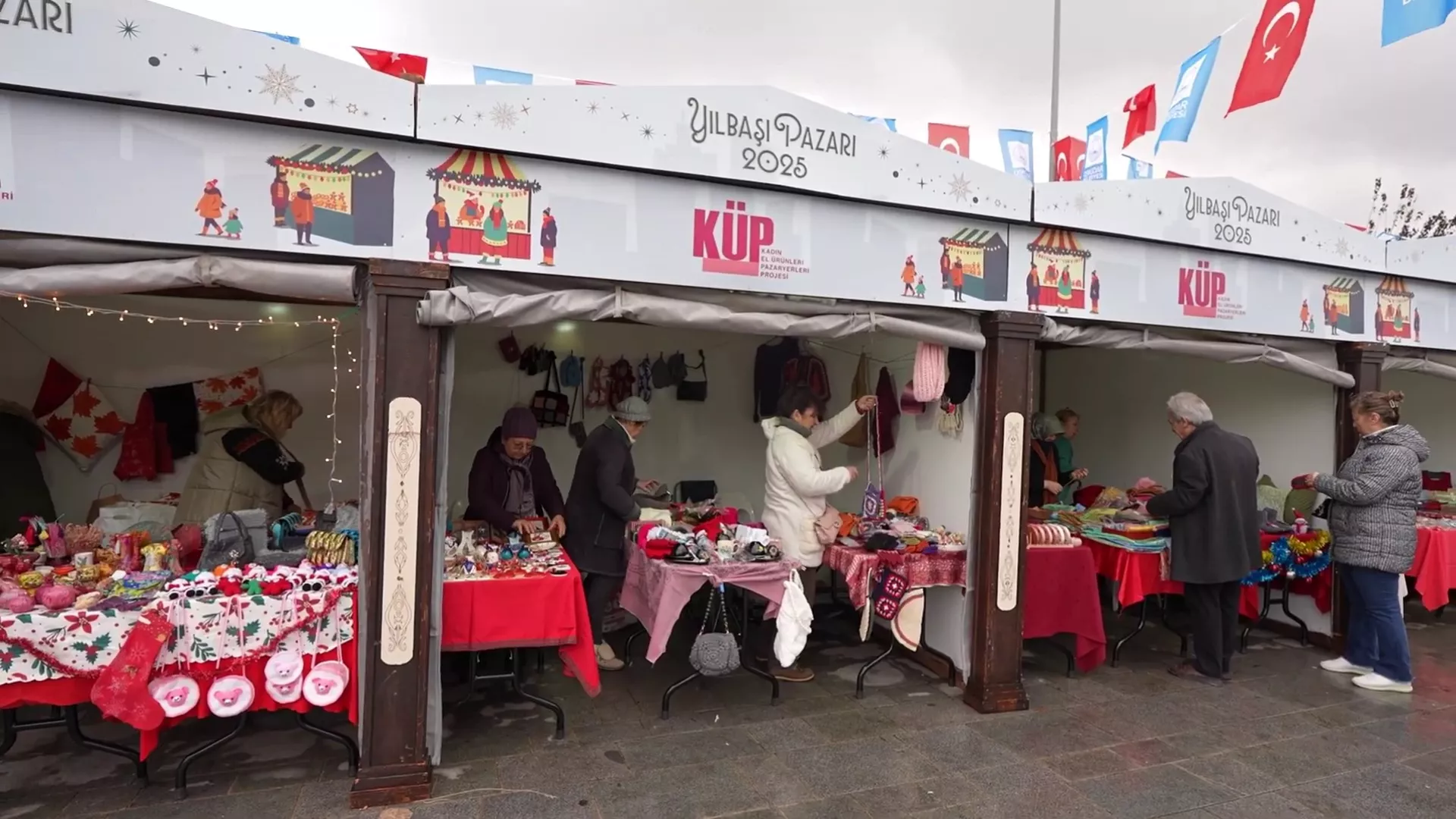 Üsküdar Belediyesi'nin 22 Aralık Pazar günü Mimar Sinan Meydanı'nda açılışını