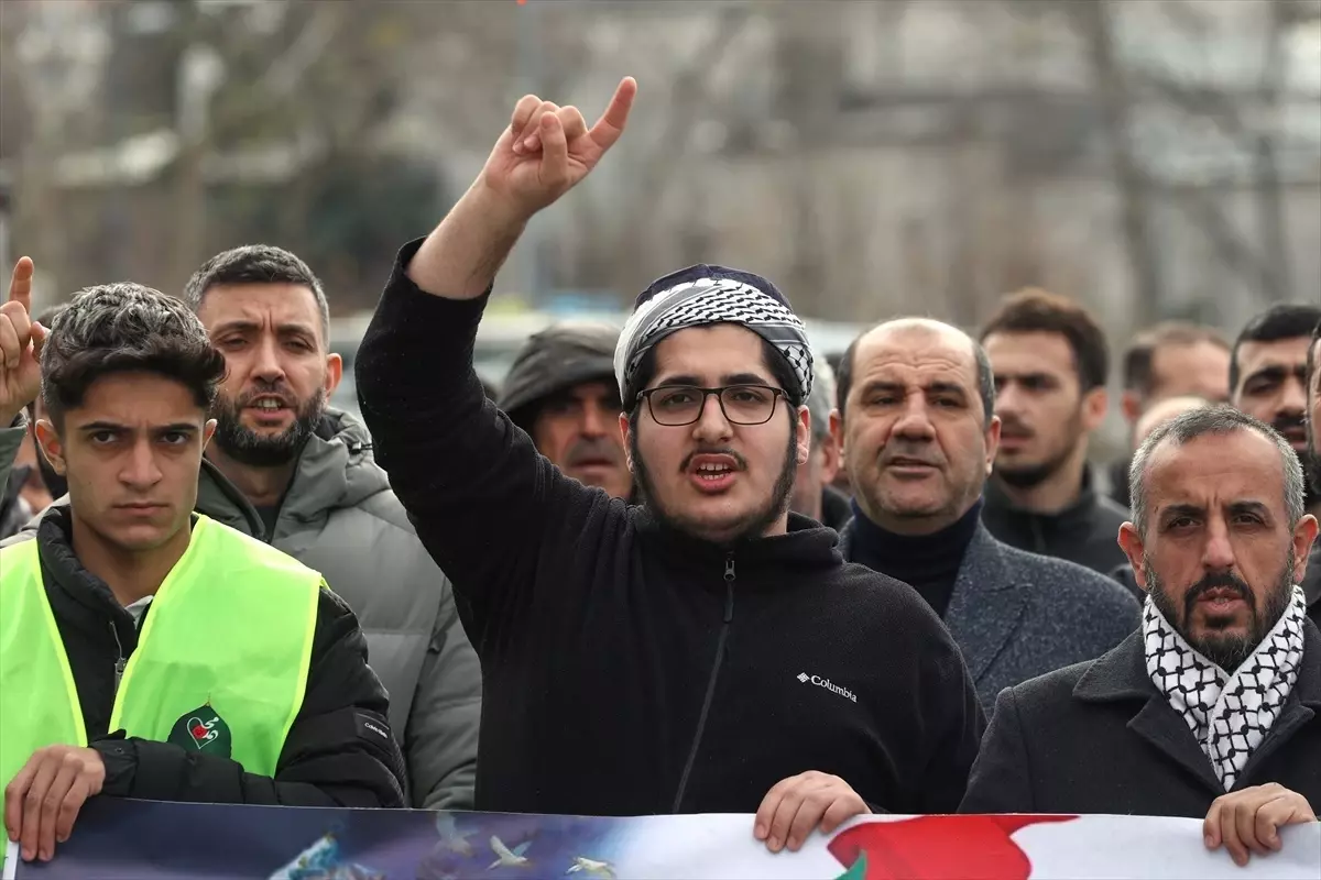 Üsküdar'da düzenlenen protestoda, İsrail'in Gazze'deki saldırıları kınandı ve Gazze'ye destek