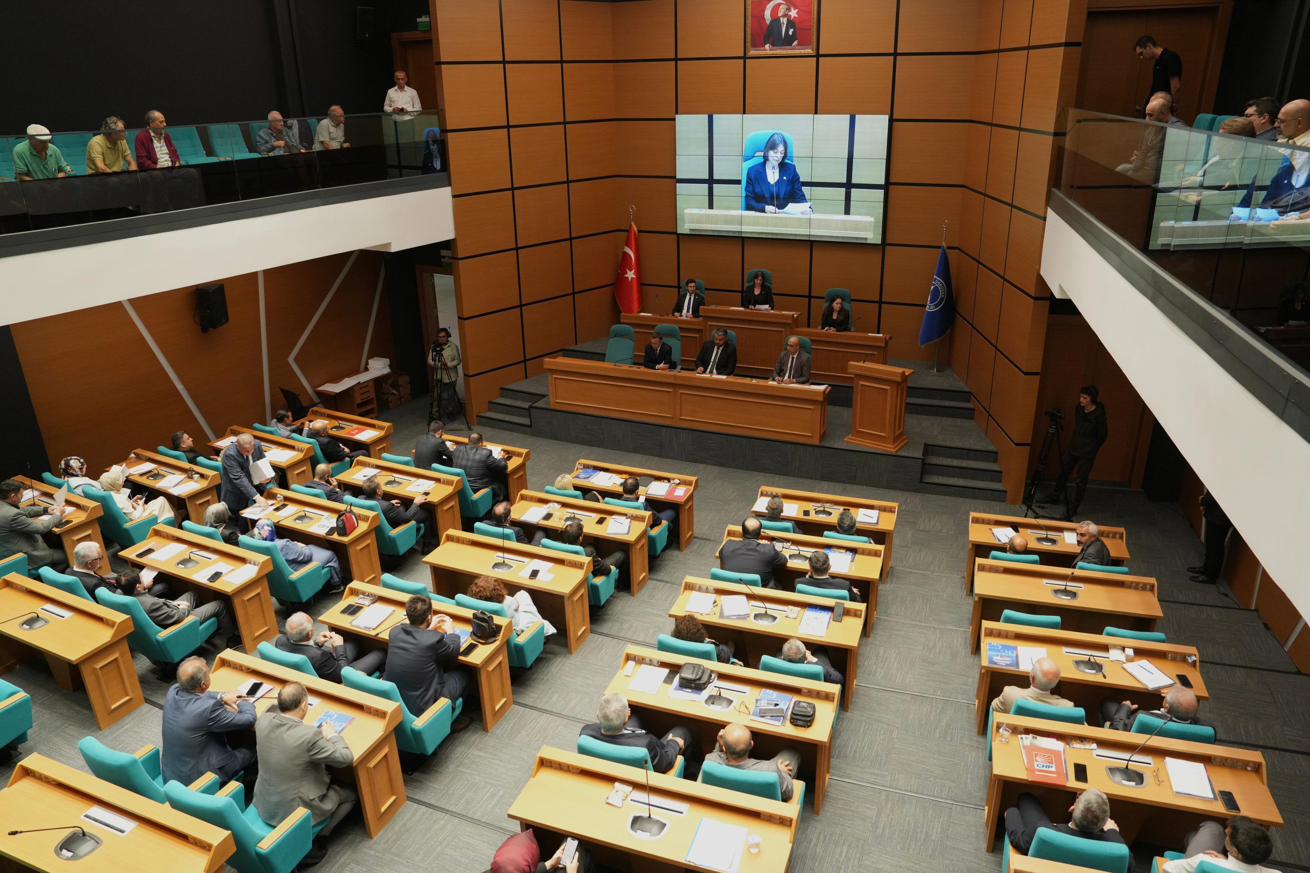 Üsküdar Belediye Meclisi Toplantısı, Meclis Başkanvekili Ali Aral yönetiminde belediyenin