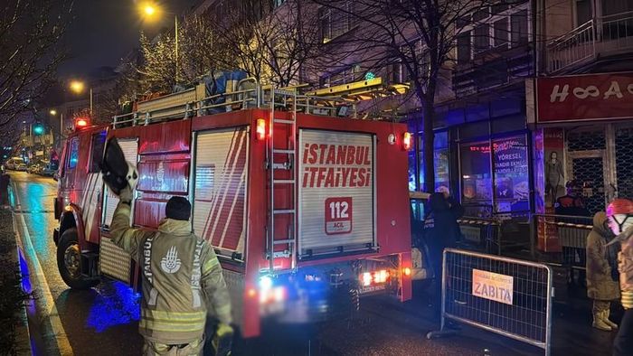 Üsküdar’ın Zeynep Kamil Mahallesi Doktor Fahri Atabey Caddesi’nde bulunan bir