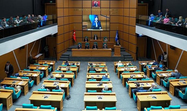 Üsküdar Belediye Meclisi'nde bugün gerçekleşen toplantı, tartışmaların gölgesinde tamamlandı. AK