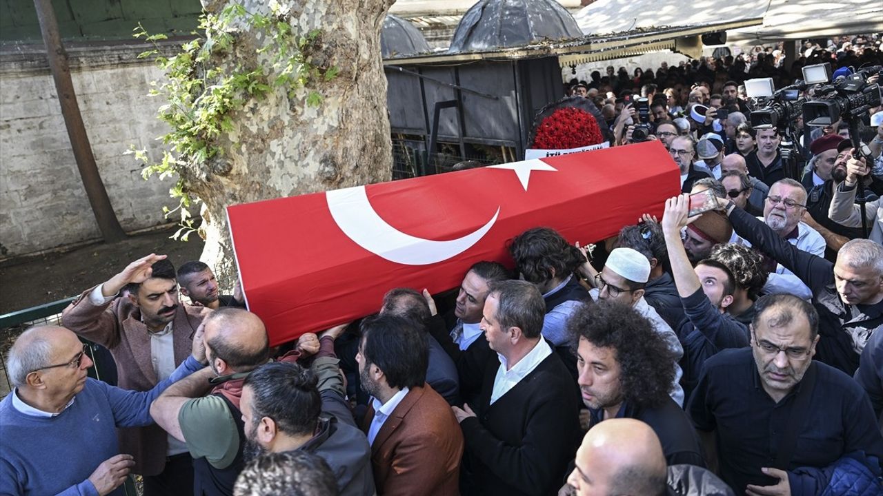 98 yaşında hayata veda eden büyük sanatçının ardından Üsküdar’da hüzün
