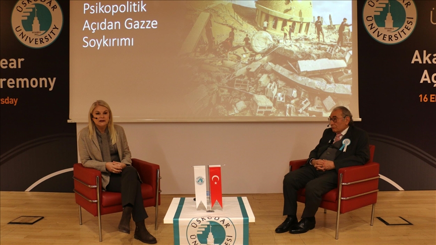Üsküdar Üniversitesi Merkez Yerleşkesi Nermin Tarhan Konferans Salonu’nda düzenlenen yeni